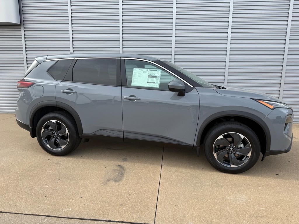 Nissan Rogue Vehicle Full-screen Gallery Image 24