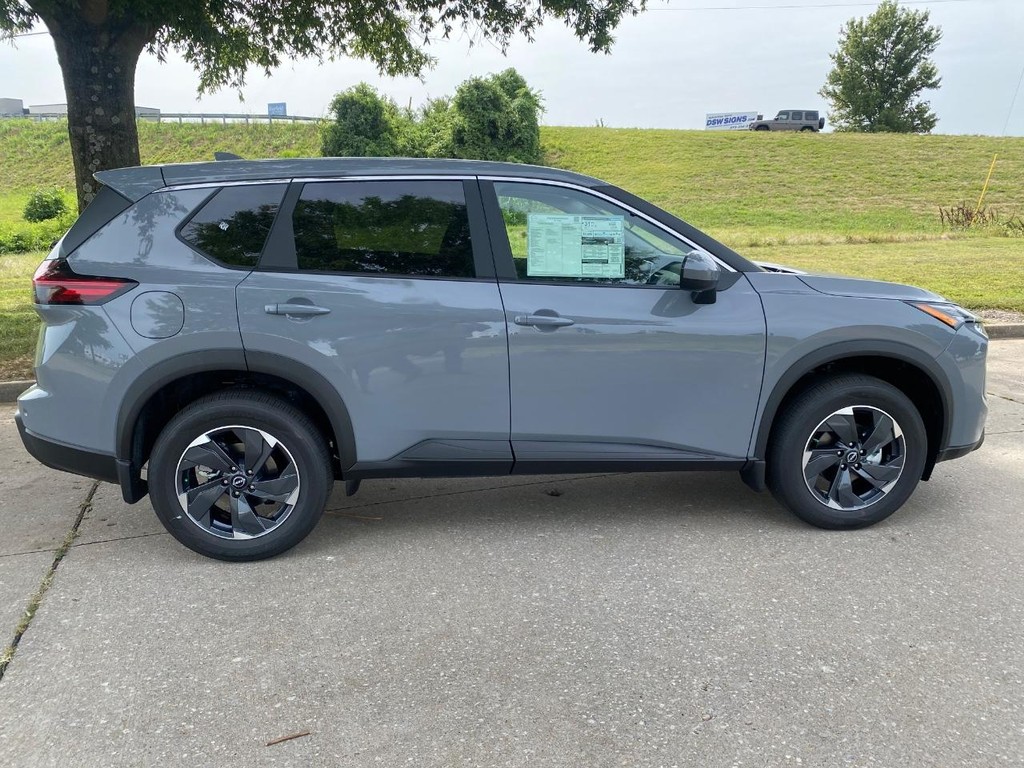 Nissan Rogue Vehicle Full-screen Gallery Image 10