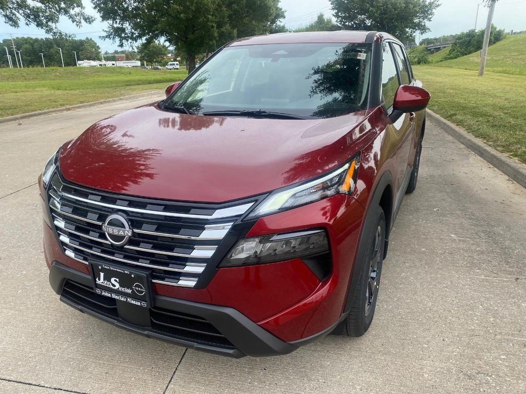 Nissan Rogue Vehicle Full-screen Gallery Image 05