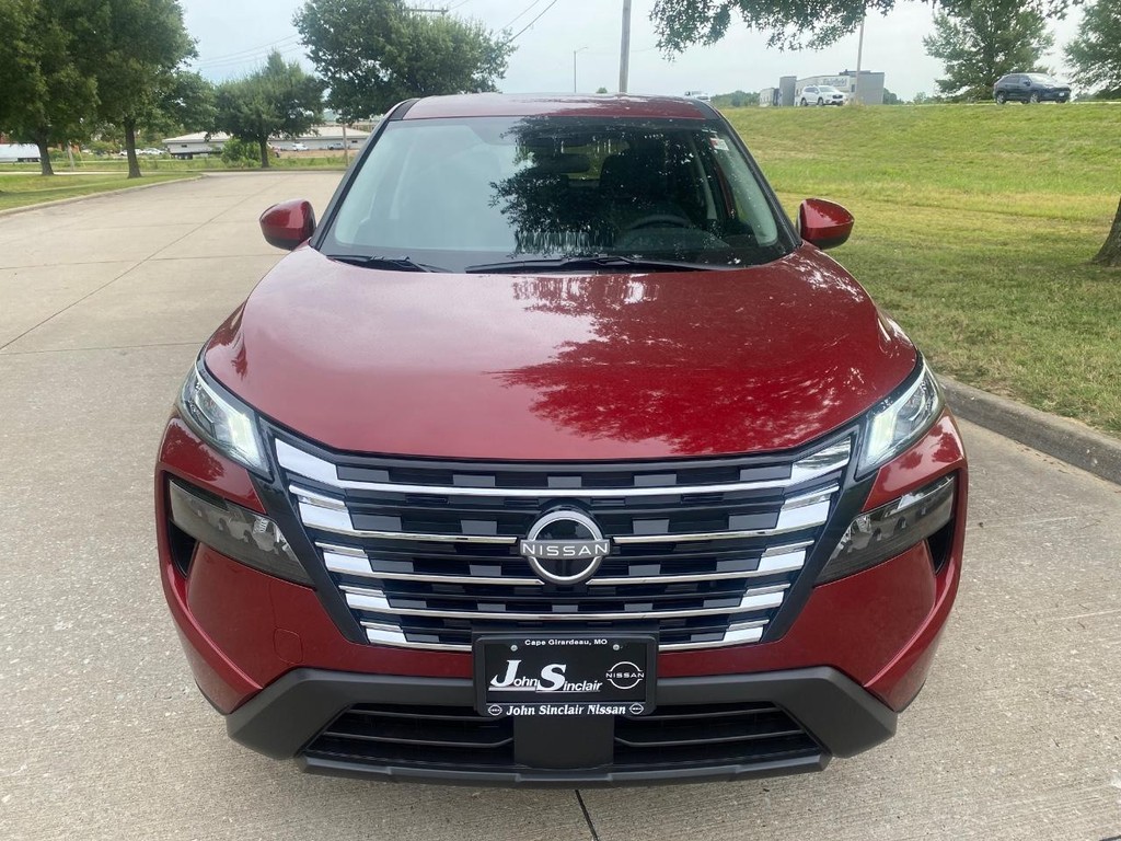 Nissan Rogue Vehicle Full-screen Gallery Image 21