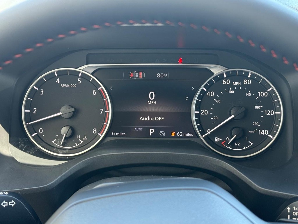 Nissan Rogue Vehicle Full-screen Gallery Image 12