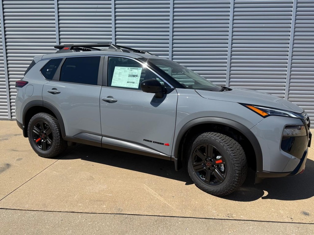 Nissan Rogue Vehicle Full-screen Gallery Image 27