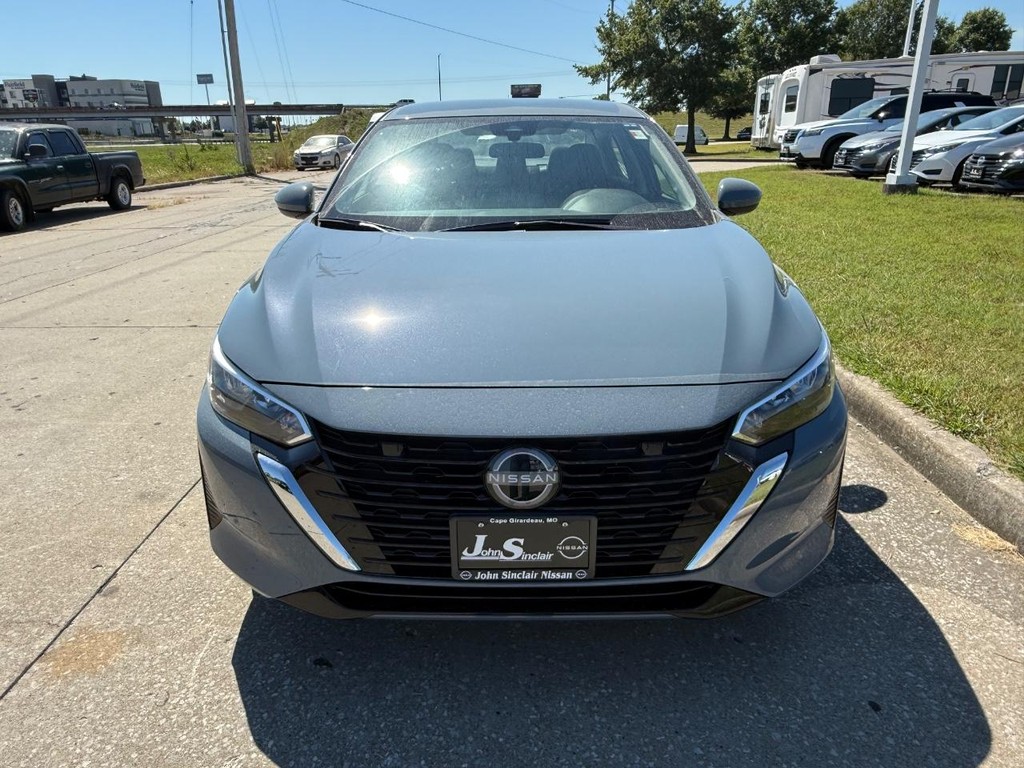 Nissan Sentra Vehicle Full-screen Gallery Image 22