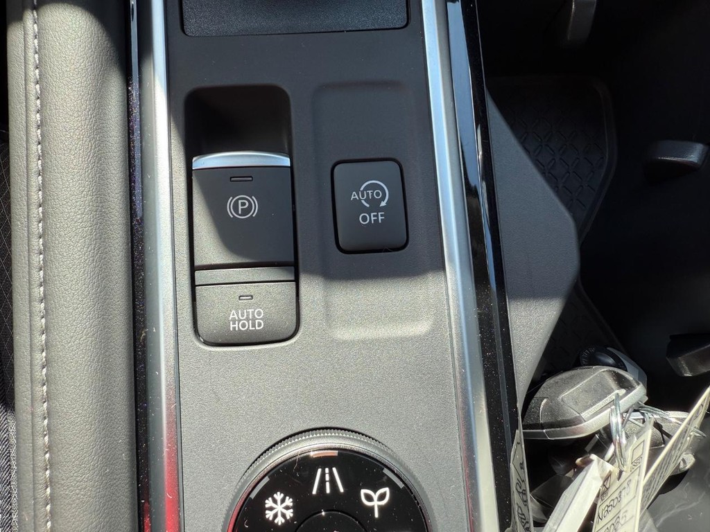 Nissan Pathfinder Vehicle Full-screen Gallery Image 24