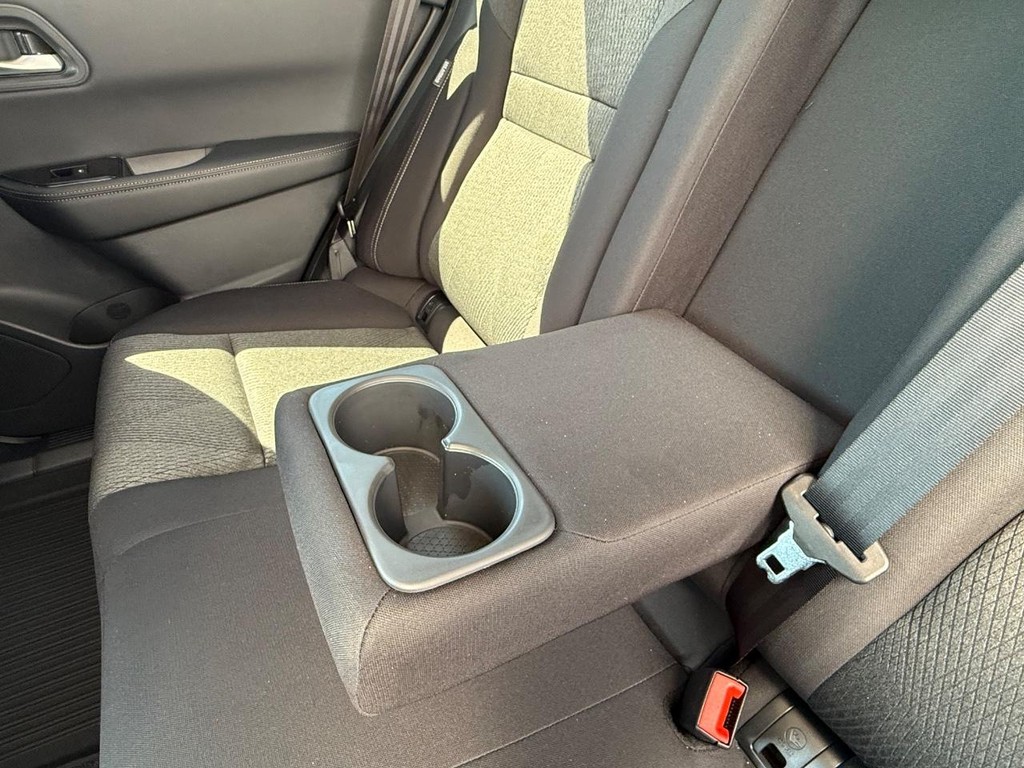 Nissan Rogue Vehicle Full-screen Gallery Image 16