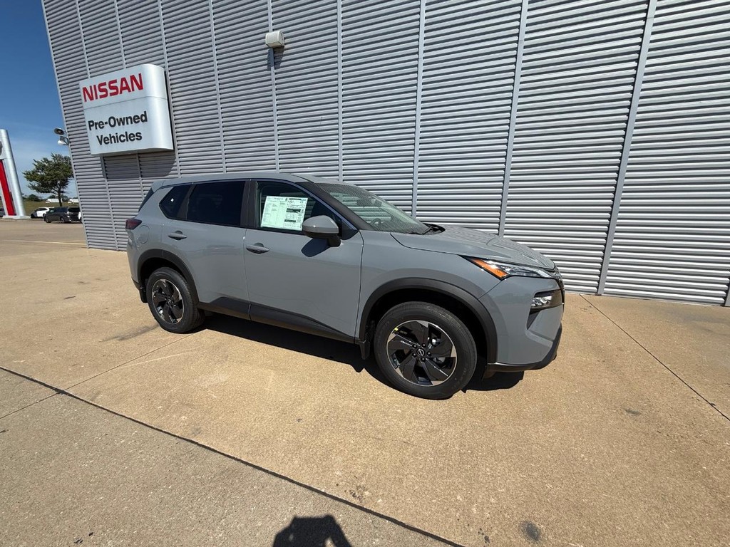 Nissan Rogue Vehicle Full-screen Gallery Image 24