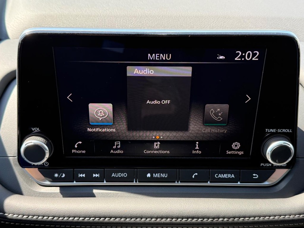 Nissan Rogue Vehicle Full-screen Gallery Image 11