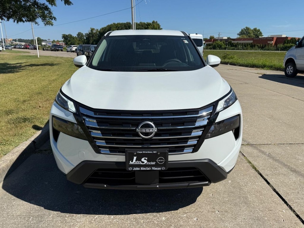 Nissan Rogue Vehicle Full-screen Gallery Image 27