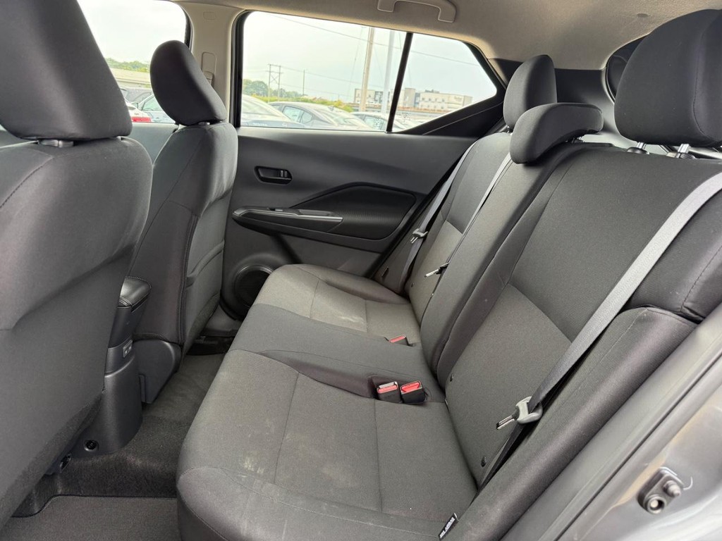 Nissan Kicks Play Vehicle Full-screen Gallery Image 07