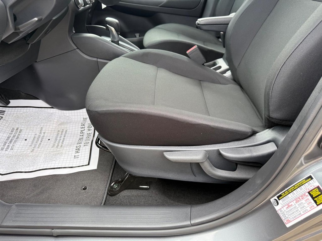 Nissan Kicks Play Vehicle Full-screen Gallery Image 11