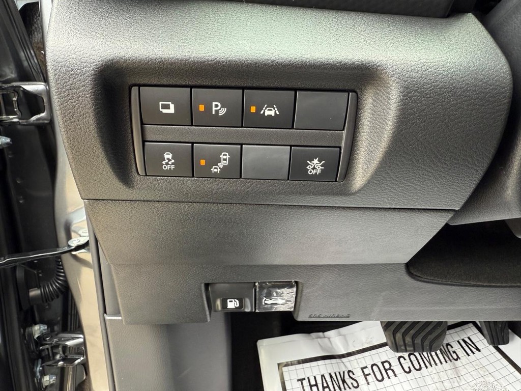 Nissan Kicks Play Vehicle Full-screen Gallery Image 14