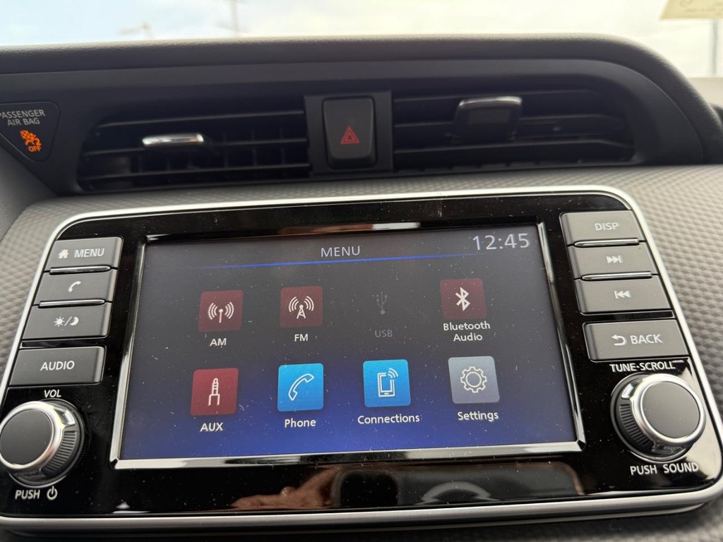 Nissan Kicks Play Vehicle Full-screen Gallery Image 19