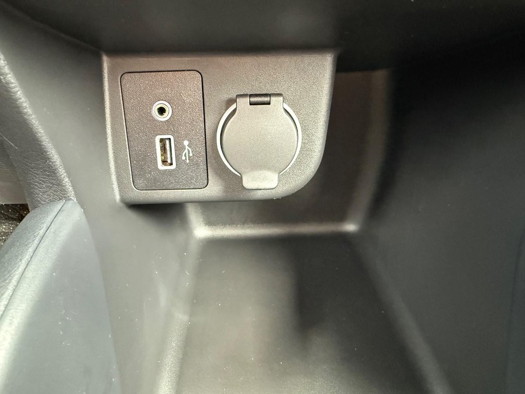 Nissan Kicks Play Vehicle Full-screen Gallery Image 22