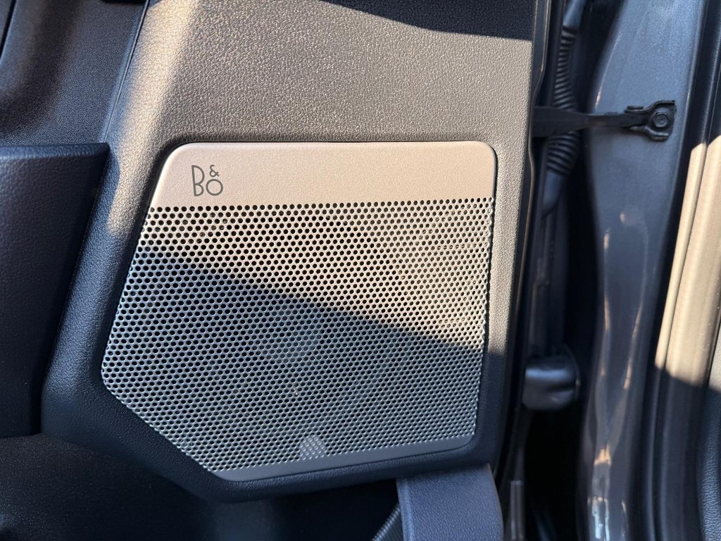 Ford Super Duty F-250 SRW Vehicle Full-screen Gallery Image 07