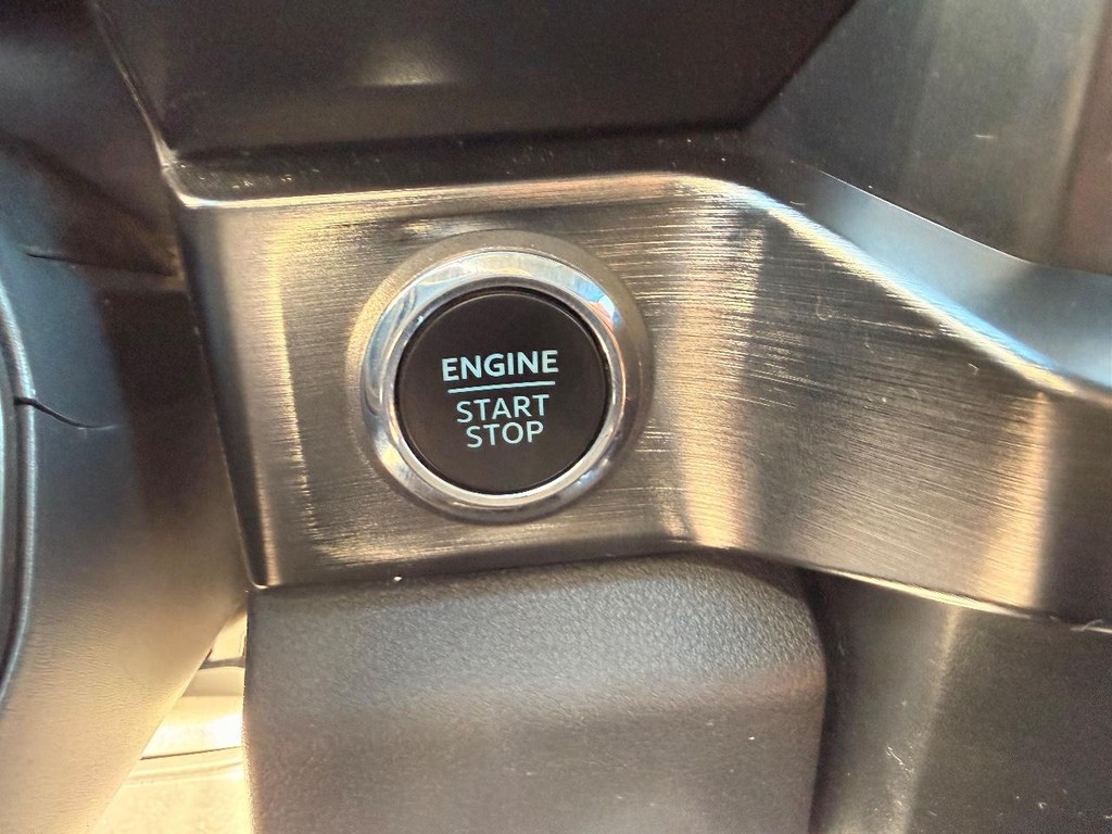 Ford Super Duty F-250 SRW Vehicle Full-screen Gallery Image 17