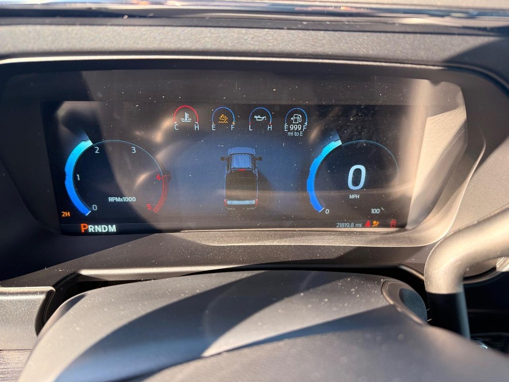 Ford Super Duty F-250 SRW Vehicle Full-screen Gallery Image 22