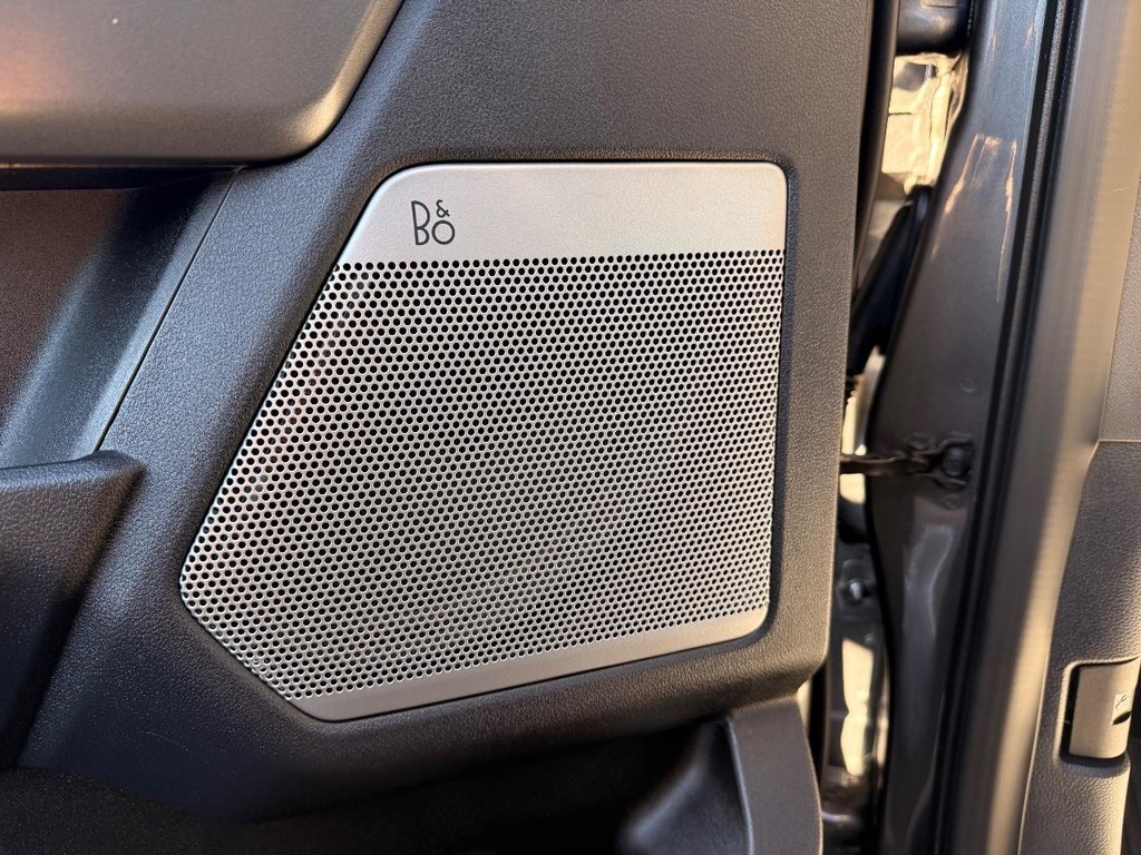 Ford Super Duty F-250 SRW Vehicle Full-screen Gallery Image 25