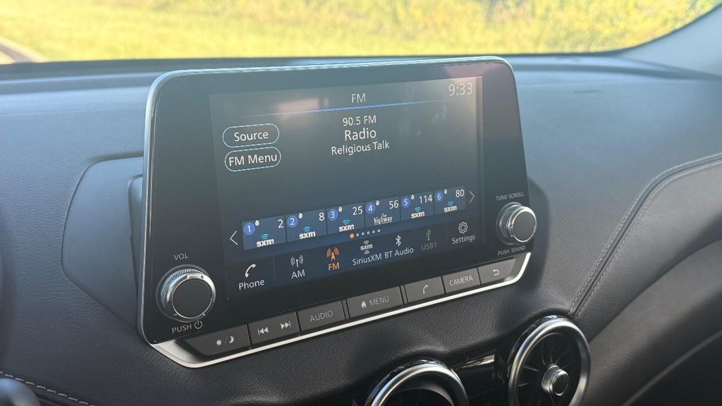 Nissan Sentra Vehicle Full-screen Gallery Image 08