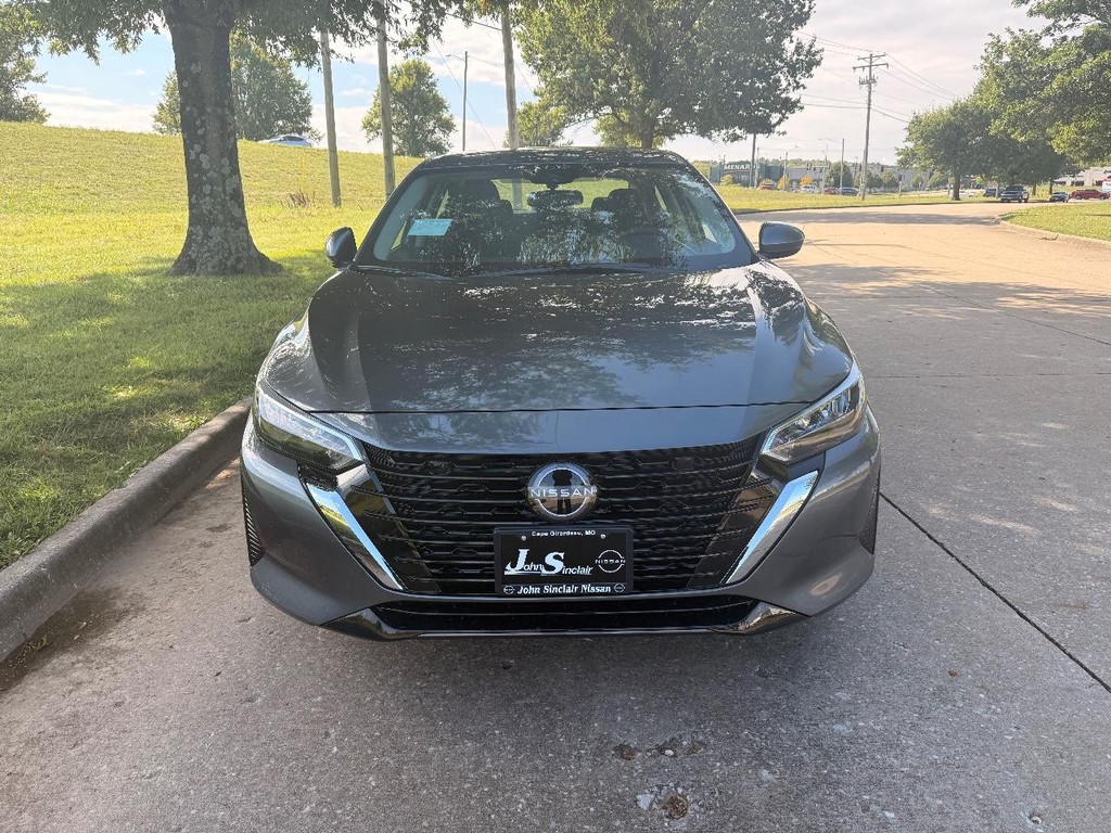 Nissan Sentra Vehicle Full-screen Gallery Image 21