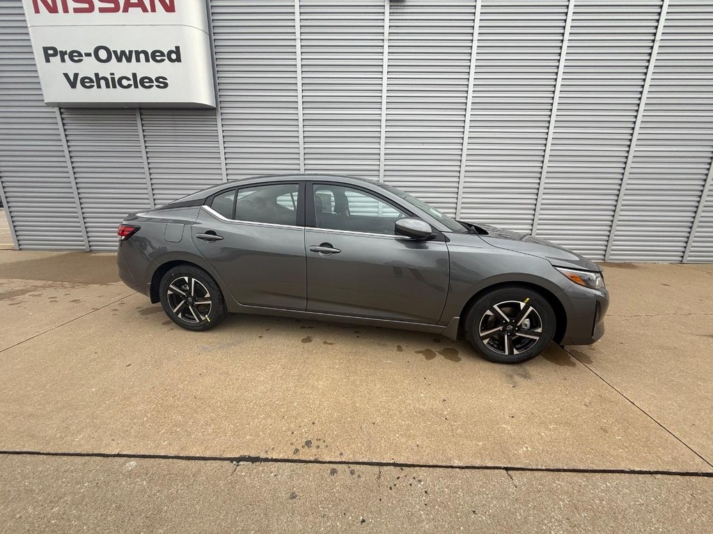 Nissan Sentra Vehicle Full-screen Gallery Image 23