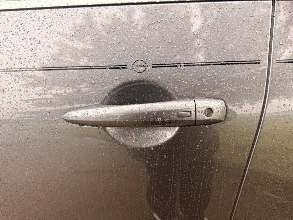 Nissan Pathfinder Vehicle Full-screen Gallery Image 20