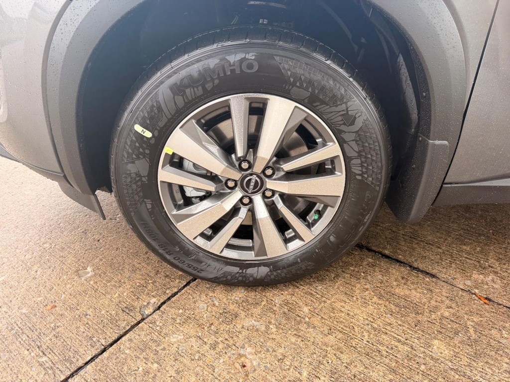 Nissan Pathfinder Vehicle Full-screen Gallery Image 22