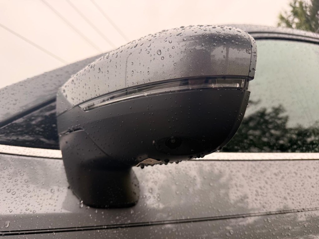 Nissan Pathfinder Vehicle Full-screen Gallery Image 25