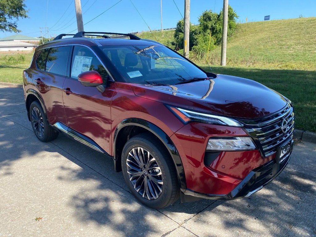 Nissan Rogue Vehicle Full-screen Gallery Image 03