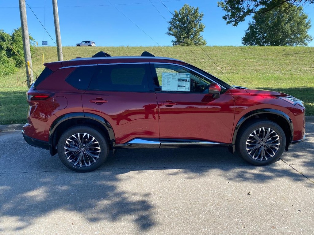 Nissan Rogue Vehicle Full-screen Gallery Image 06