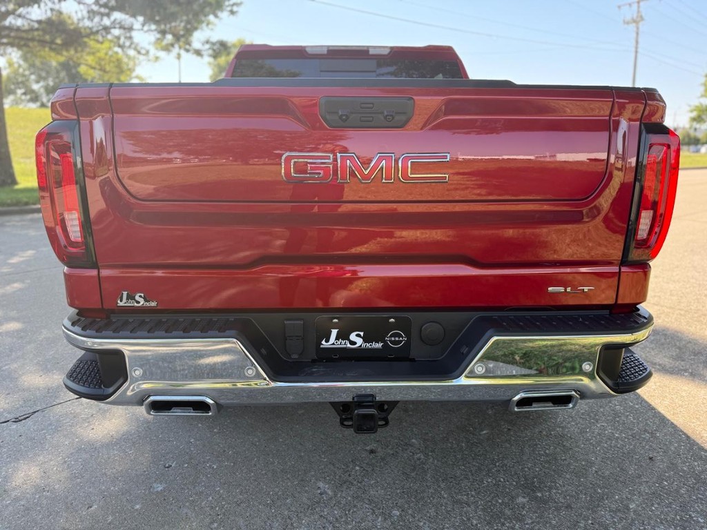 GMC Sierra 1500 Vehicle Full-screen Gallery Image 12