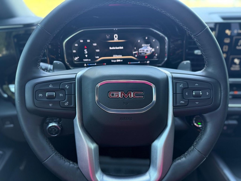 GMC Sierra 1500 Vehicle Full-screen Gallery Image 25