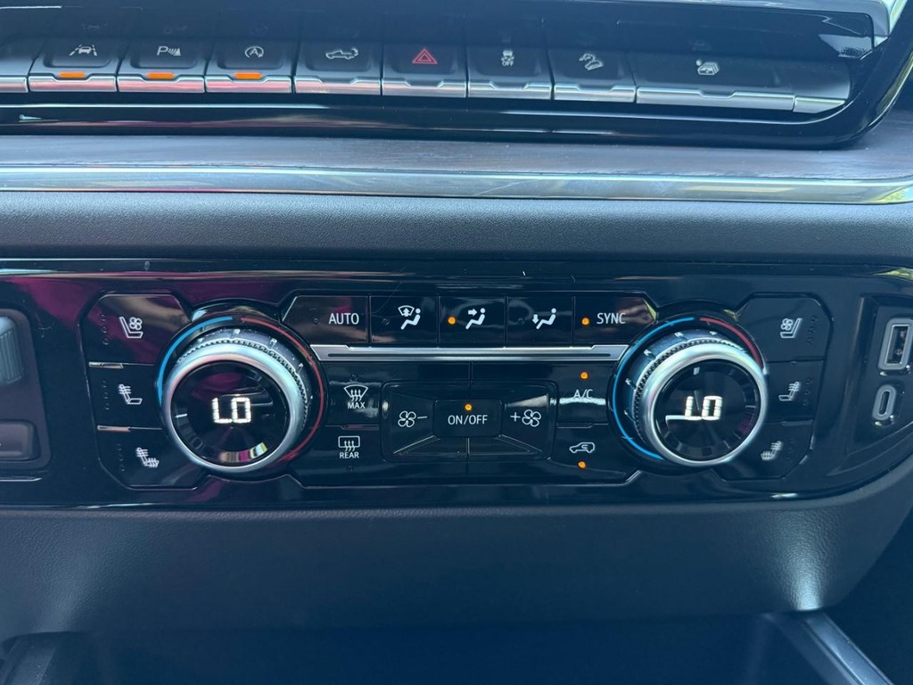 GMC Sierra 1500 Vehicle Full-screen Gallery Image 32