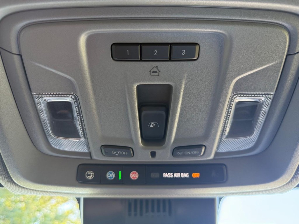 GMC Sierra 1500 Vehicle Full-screen Gallery Image 37