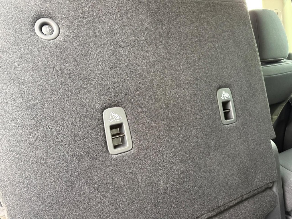 Nissan Pathfinder Vehicle Full-screen Gallery Image 10