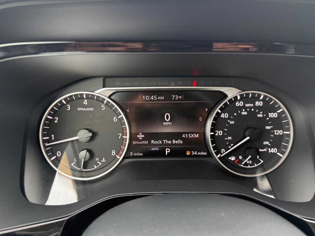 Nissan Pathfinder Vehicle Full-screen Gallery Image 21