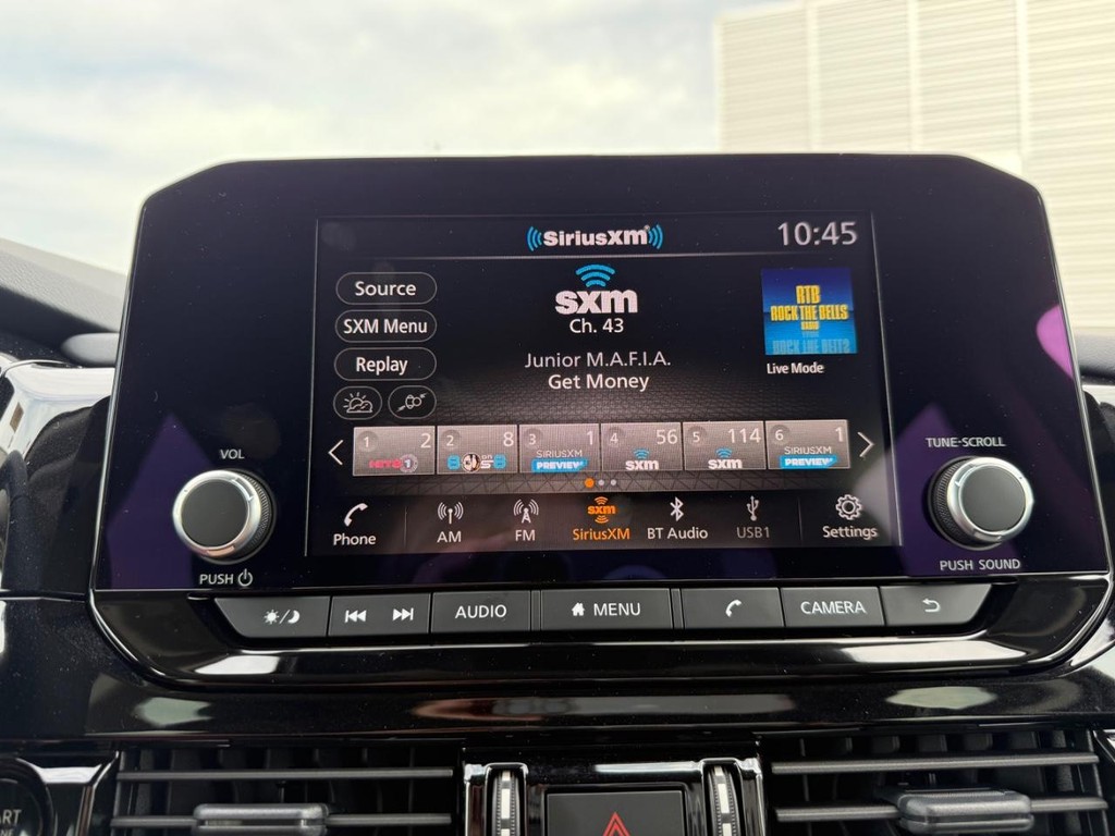 Nissan Pathfinder Vehicle Full-screen Gallery Image 22