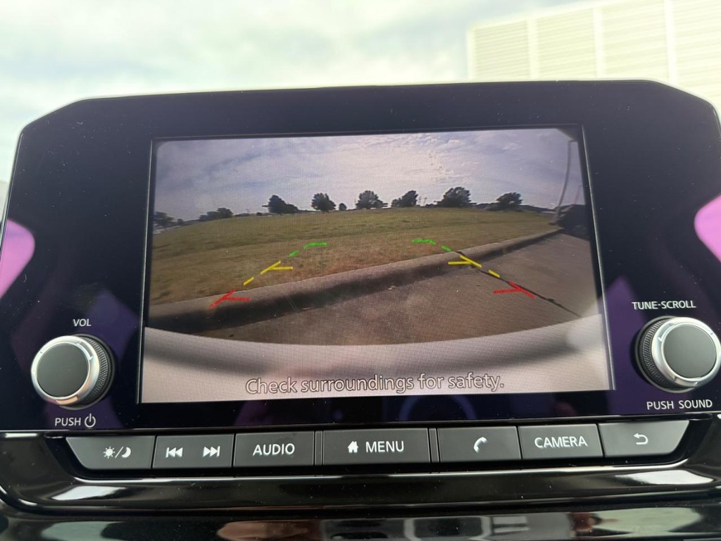 Nissan Pathfinder Vehicle Full-screen Gallery Image 23