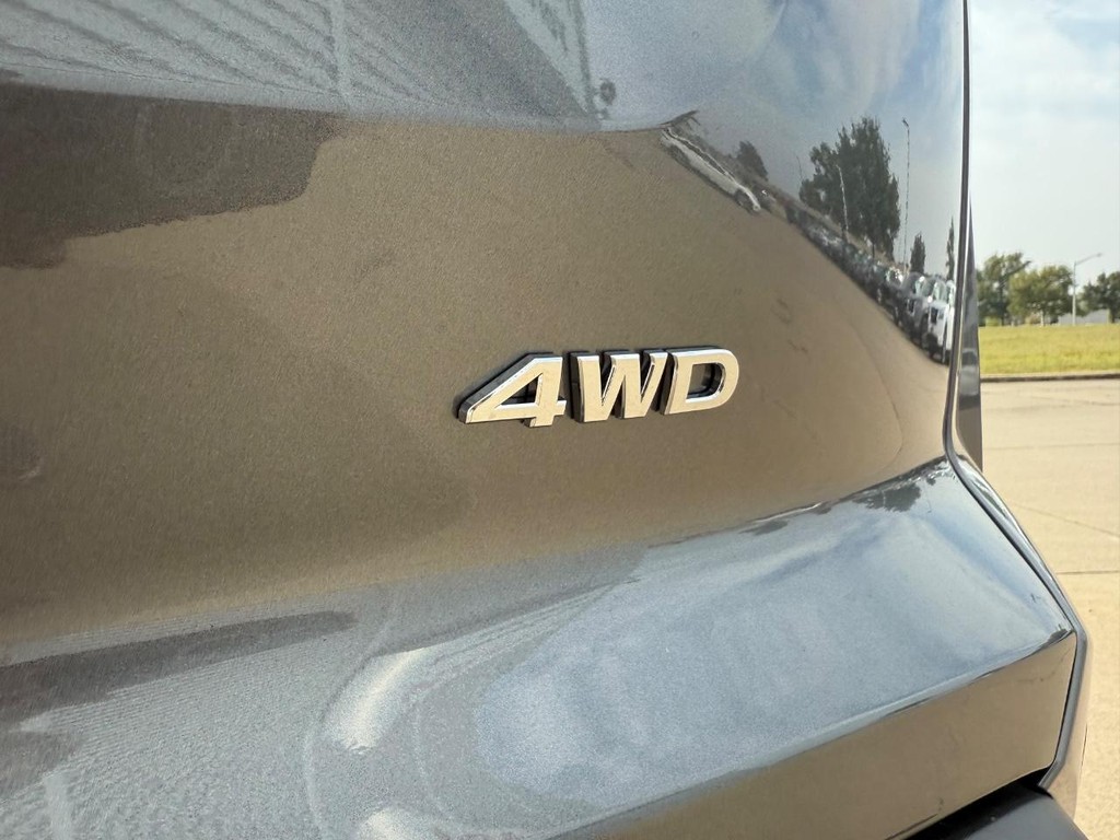 Nissan Pathfinder Vehicle Full-screen Gallery Image 06