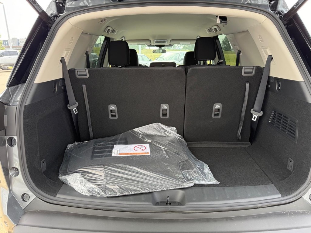 Nissan Pathfinder Vehicle Full-screen Gallery Image 08