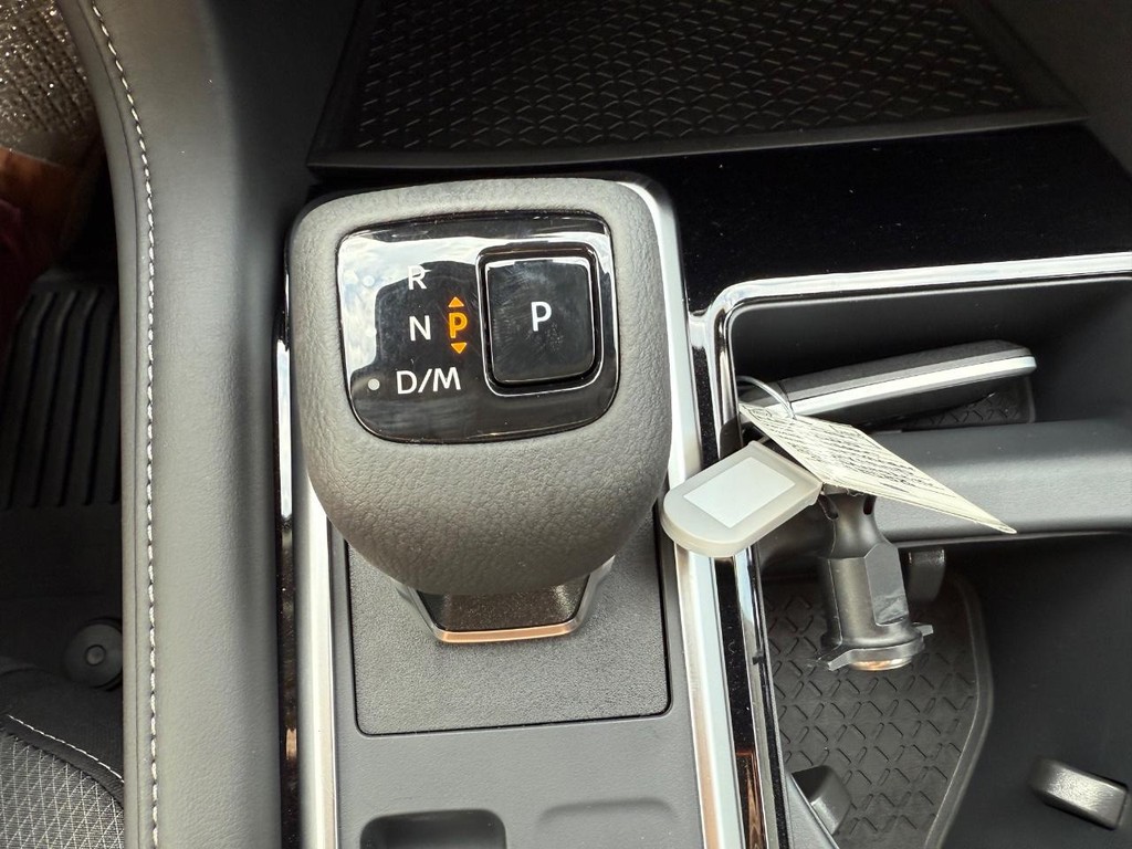 Nissan Pathfinder Vehicle Full-screen Gallery Image 30