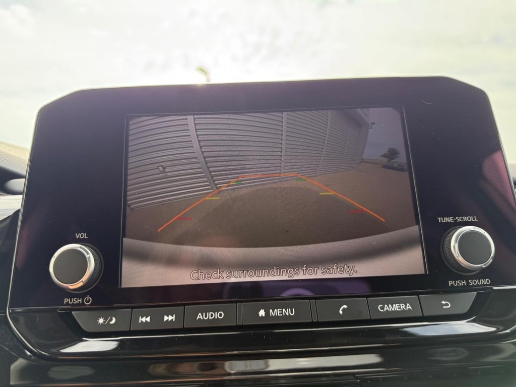 Nissan Pathfinder Vehicle Full-screen Gallery Image 33