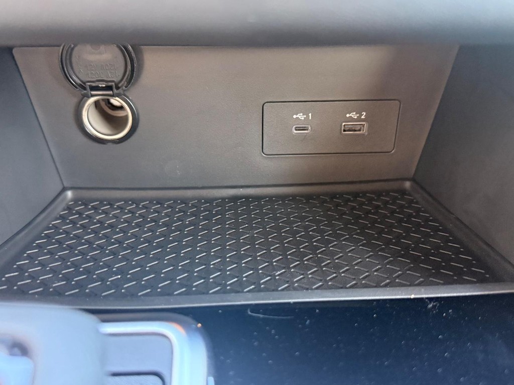 Nissan Pathfinder Vehicle Full-screen Gallery Image 07