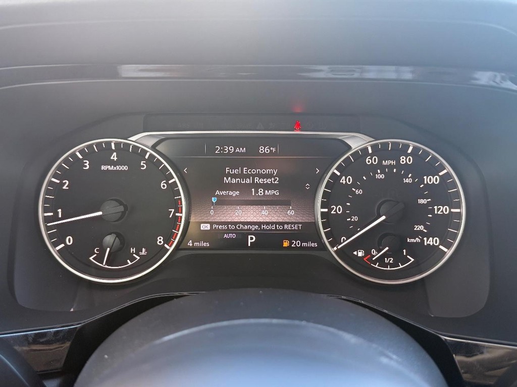 Nissan Pathfinder Vehicle Full-screen Gallery Image 10