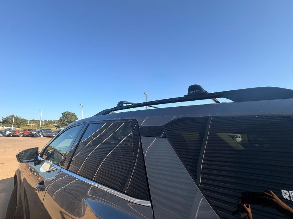 Nissan Pathfinder Vehicle Full-screen Gallery Image 16