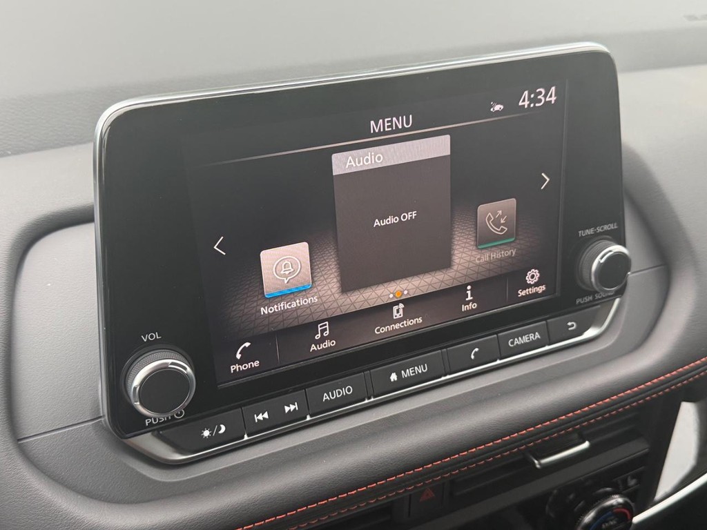 Nissan Rogue Vehicle Full-screen Gallery Image 07