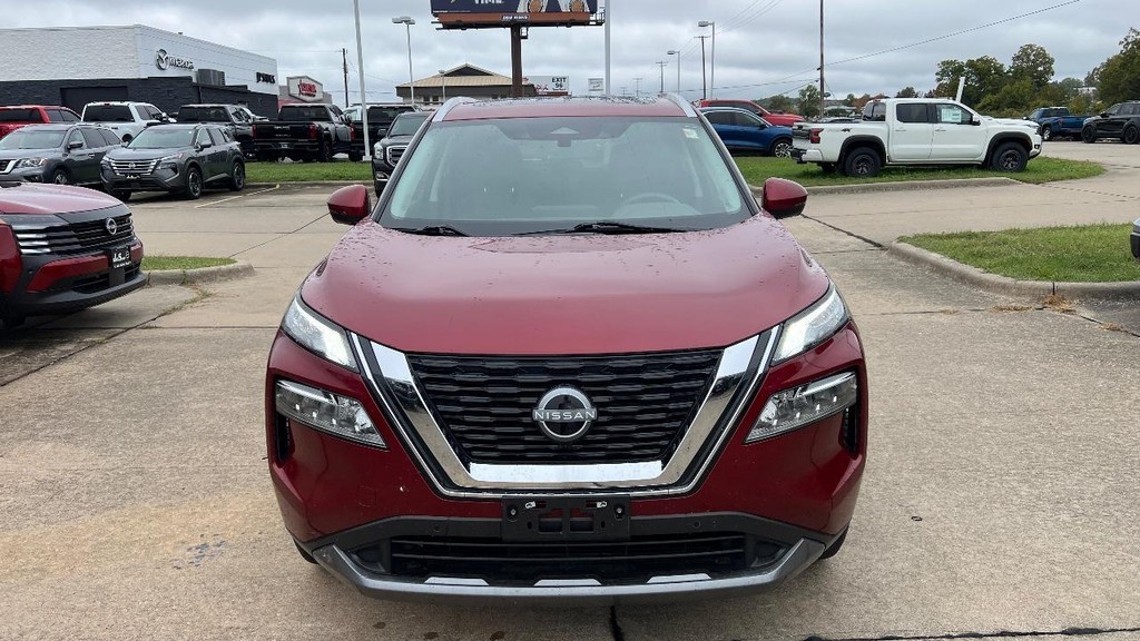 Nissan Rogue Vehicle Full-screen Gallery Image 06