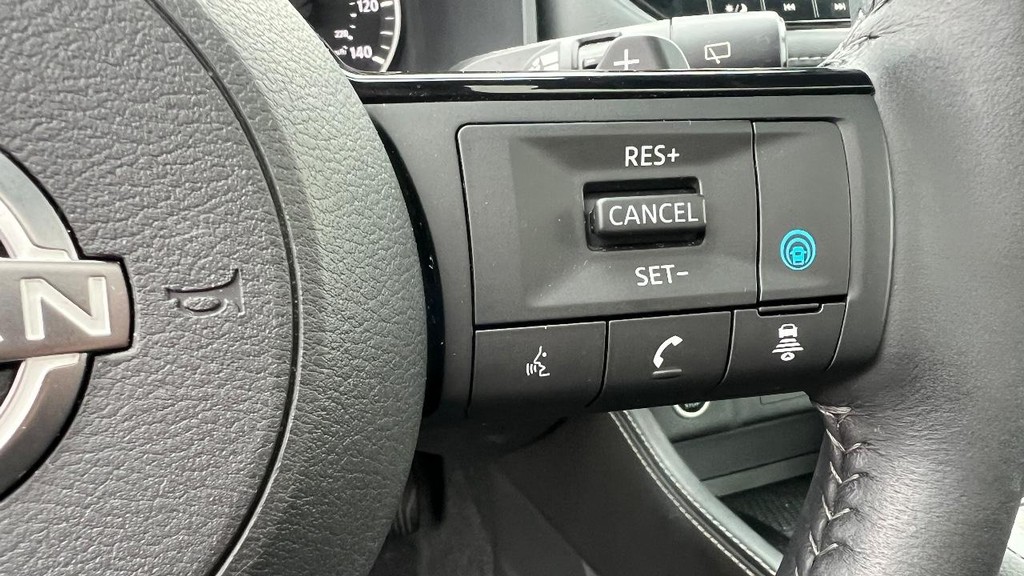 Nissan Rogue Vehicle Full-screen Gallery Image 29