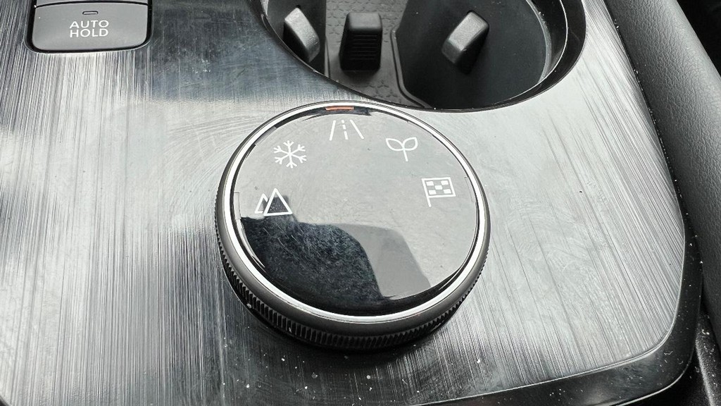 Nissan Rogue Vehicle Full-screen Gallery Image 31