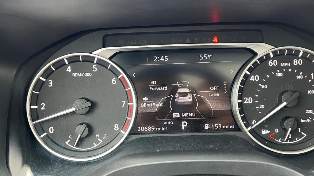 Nissan Rogue Vehicle Full-screen Gallery Image 38