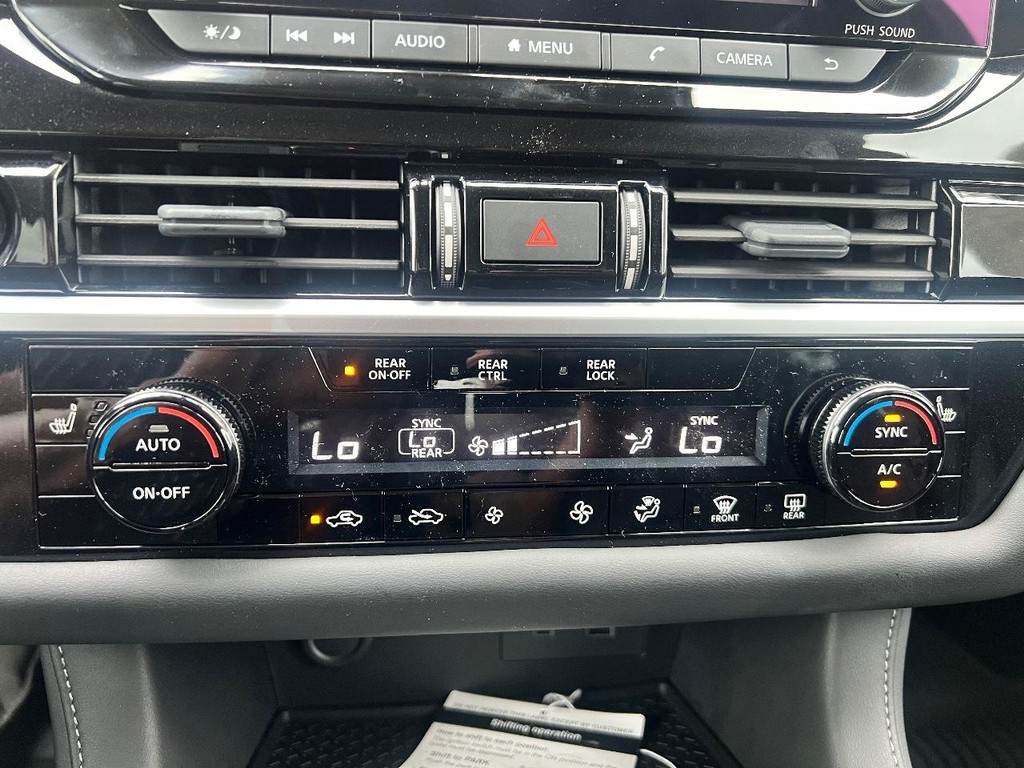 Nissan Pathfinder Vehicle Full-screen Gallery Image 13